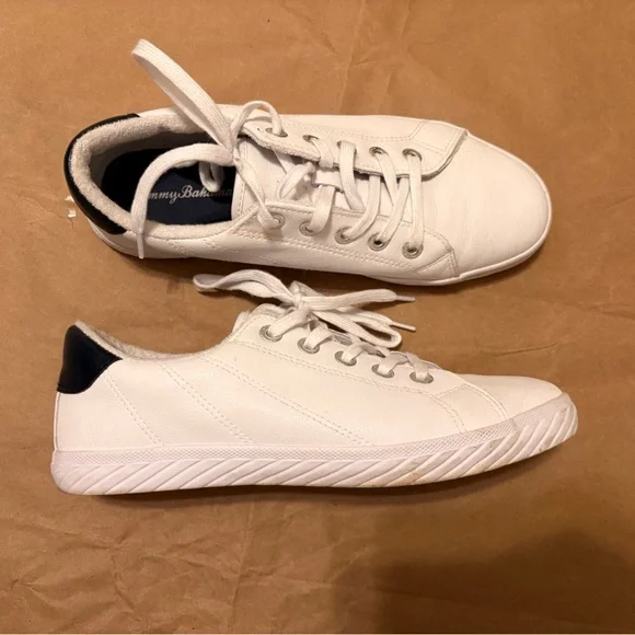 Tommy Bahama White Sneakers with Black Heel - Picture 1 of 6